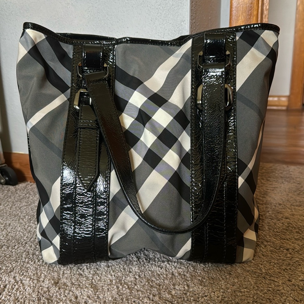 Burberry Victoria tote handbag
